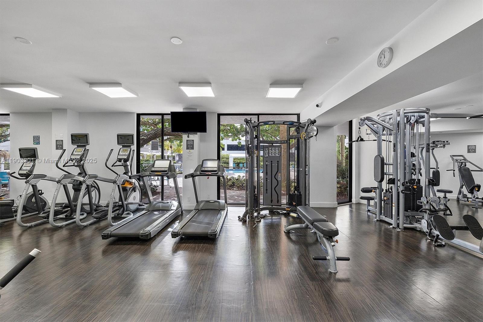 PARC CENTRAL AVENTURA EAS - Residential Lease