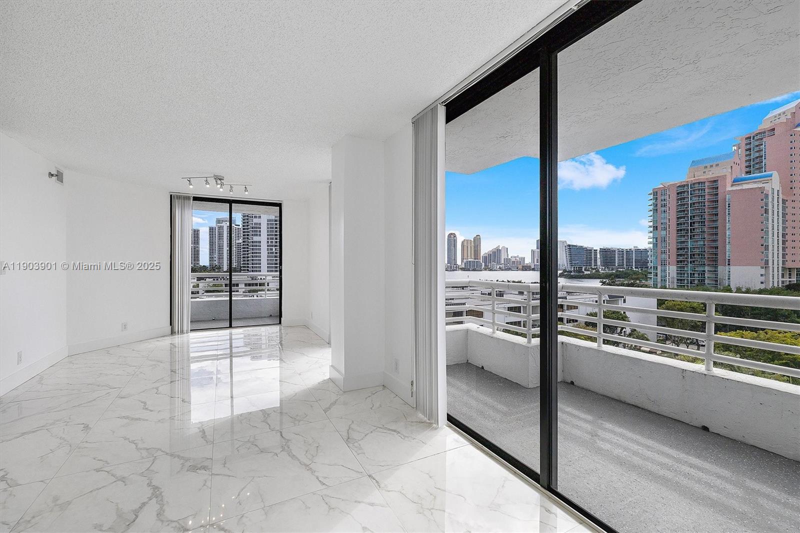 PARC CENTRAL AVENTURA EAS - Residential Lease