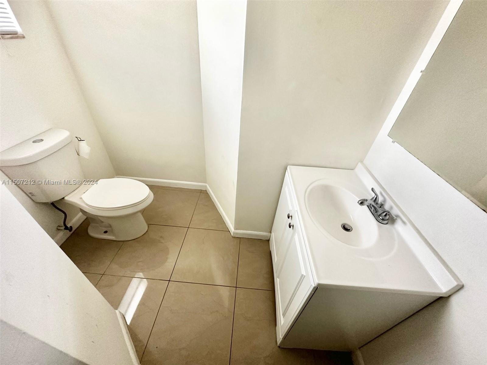 JADE WINDS GROUP - - Residential Lease