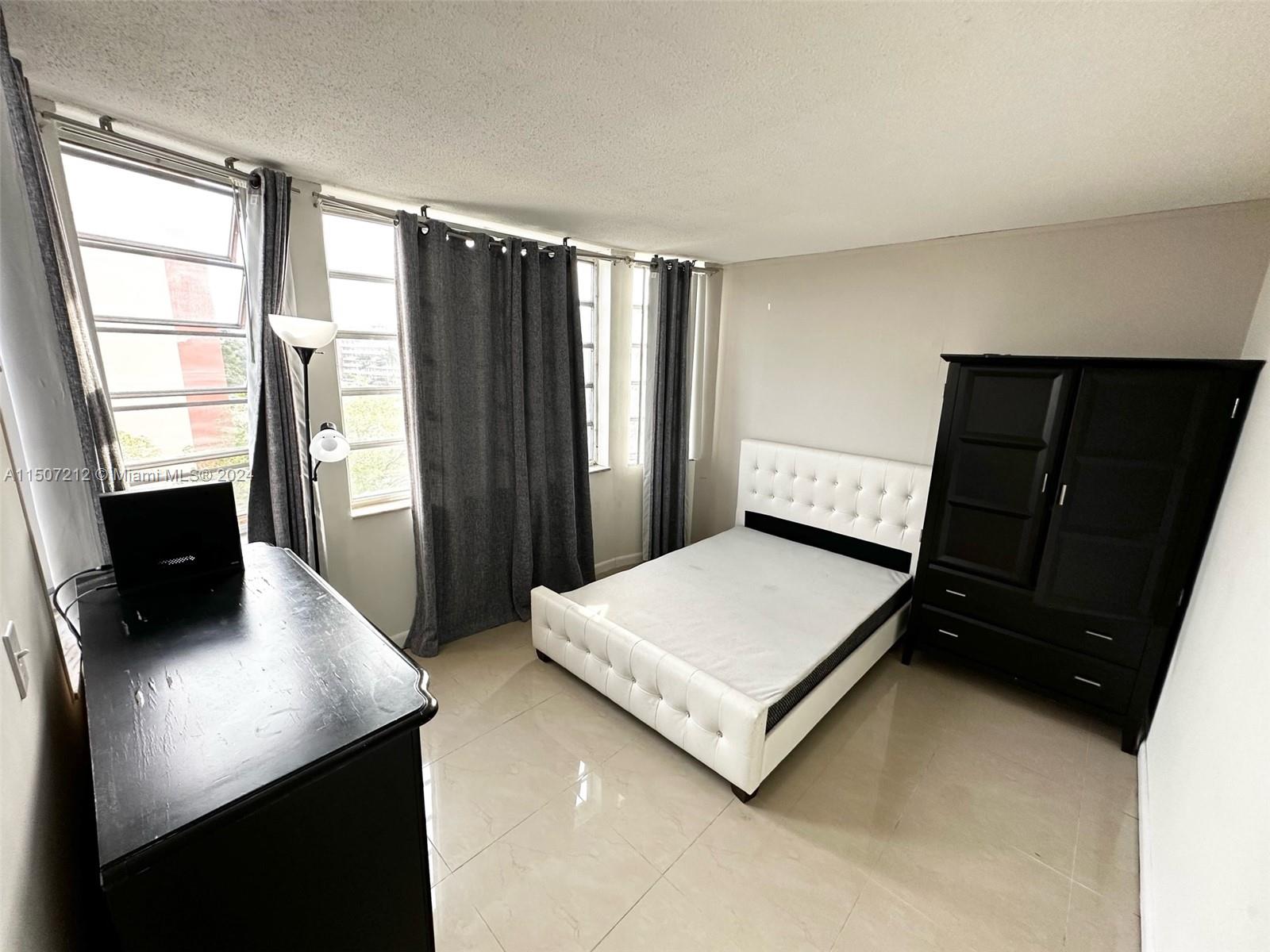 JADE WINDS GROUP - - Residential Lease