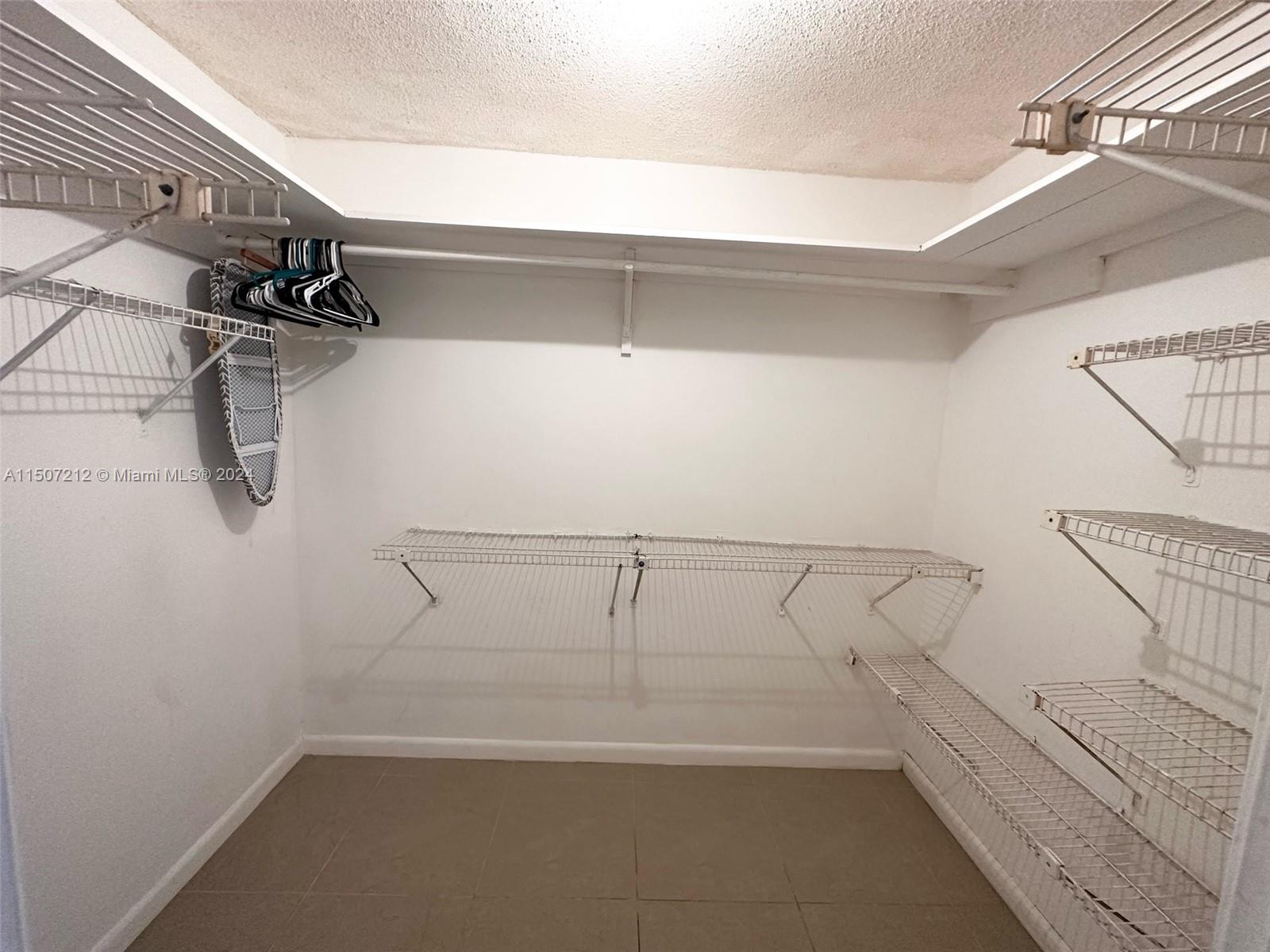 JADE WINDS GROUP - - Residential Lease
