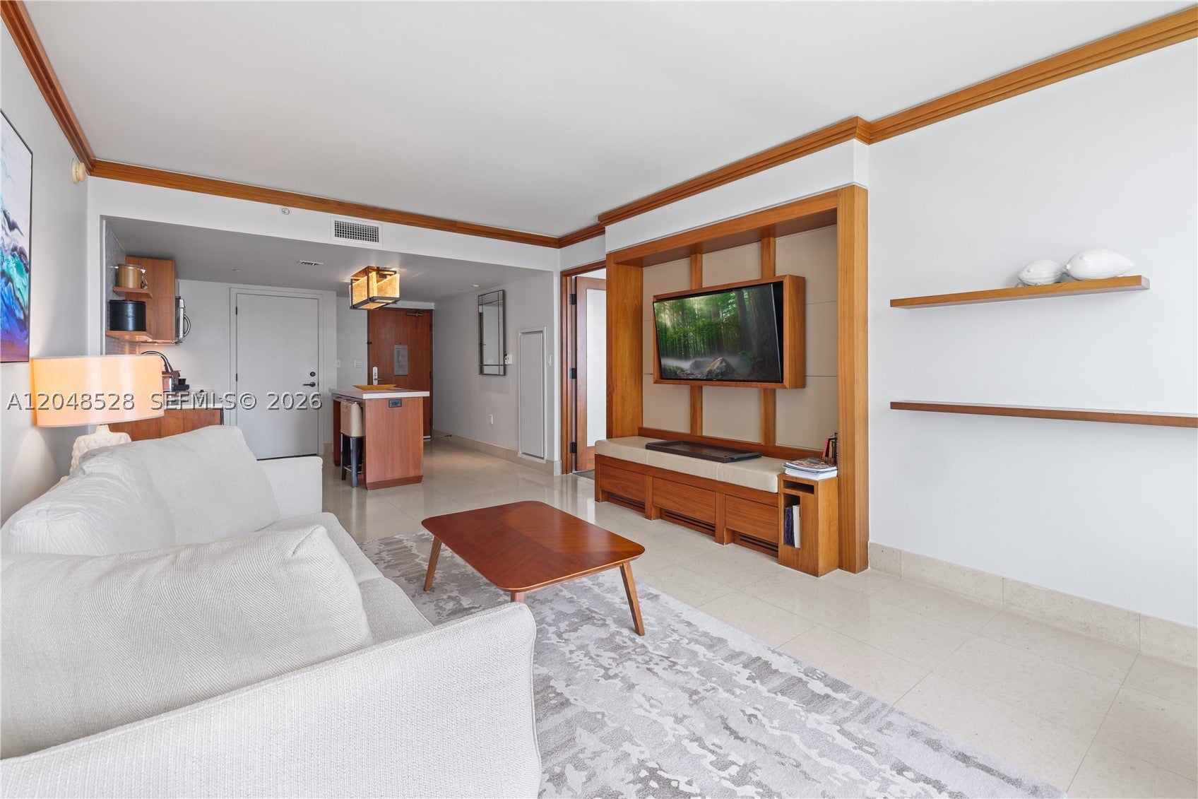 6801 Collins Ave 516
