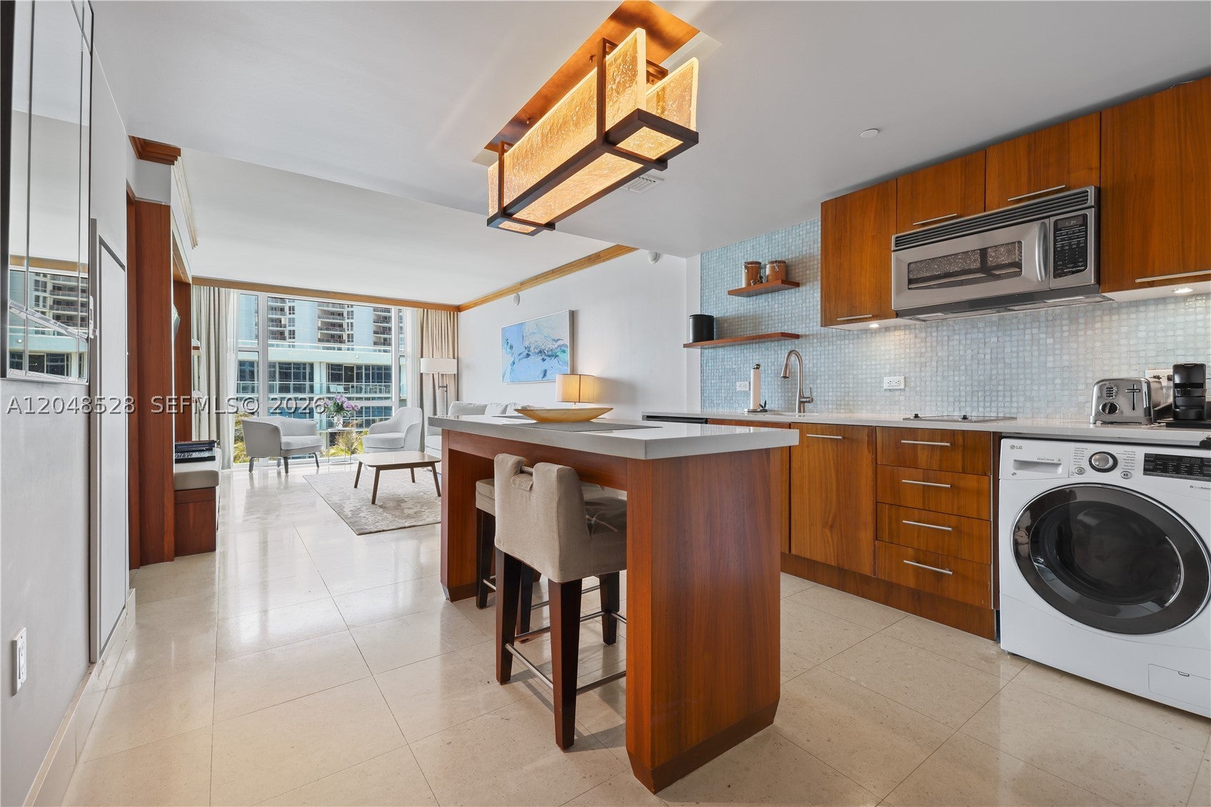 6801 Collins Ave 516