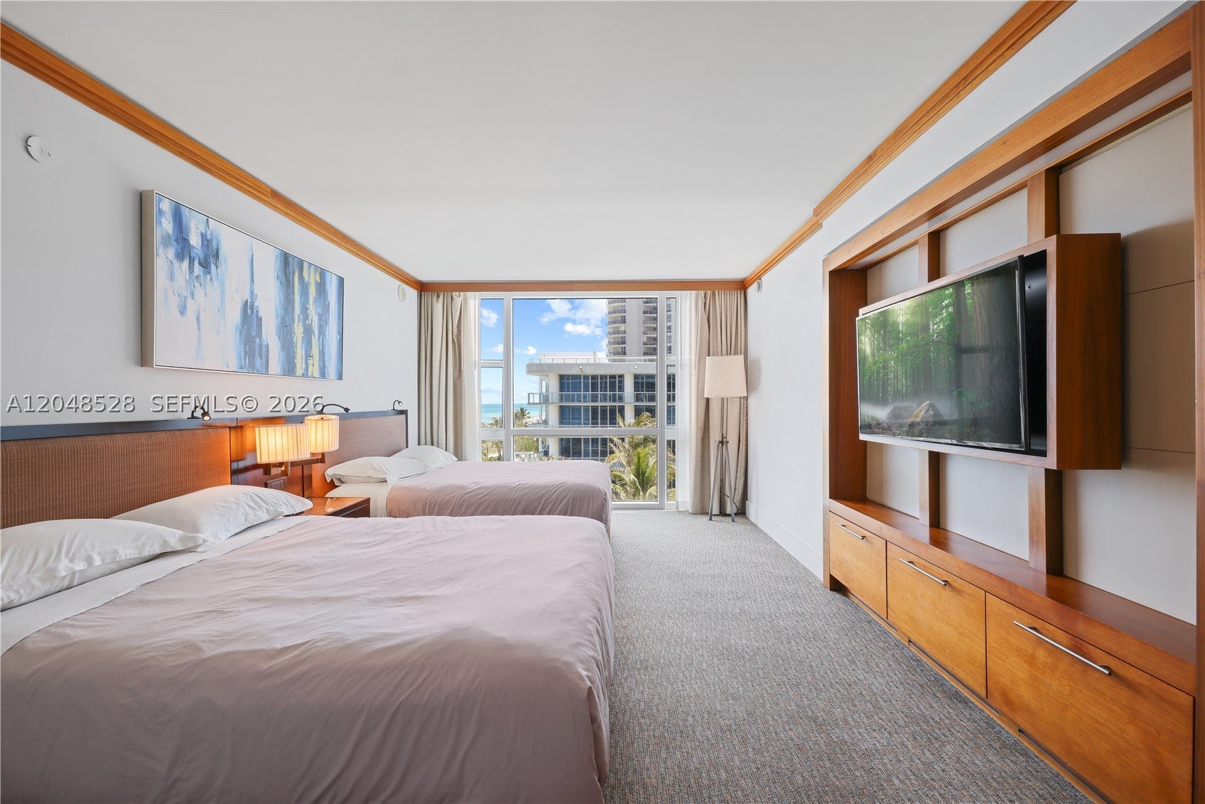 6801 Collins Ave 516