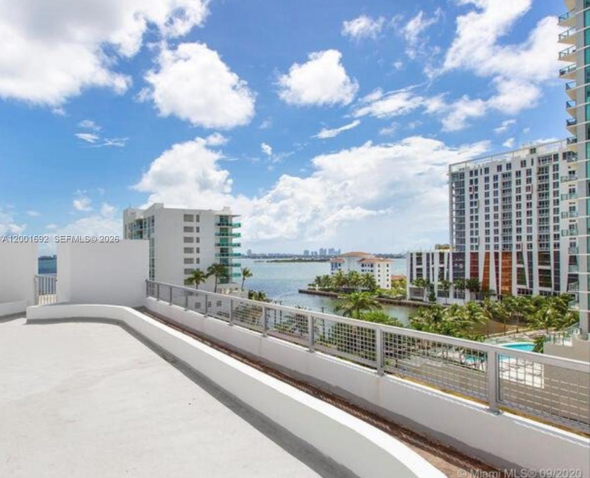 EMILIA CONDO - Residential