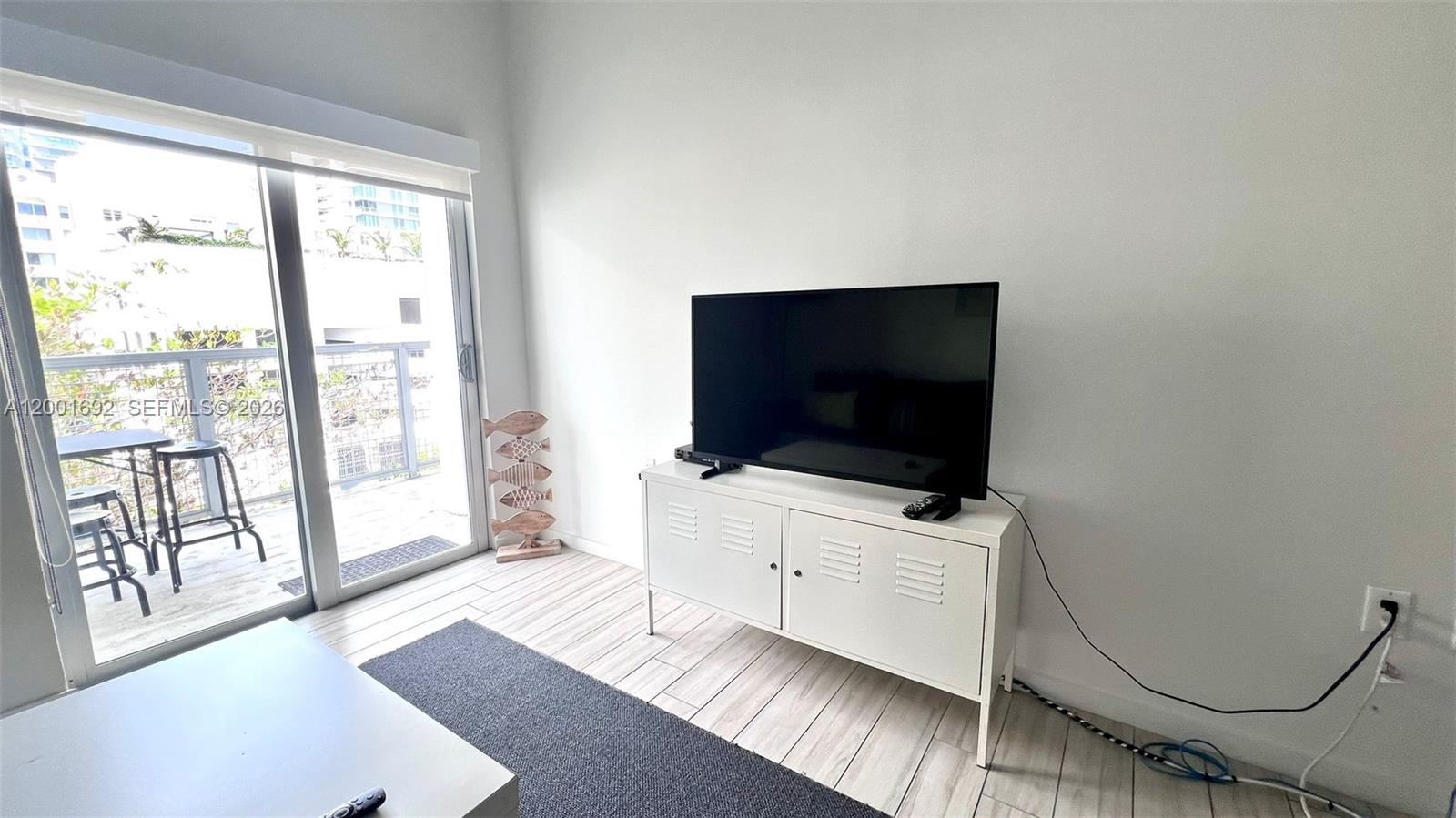 EMILIA CONDO - Residential