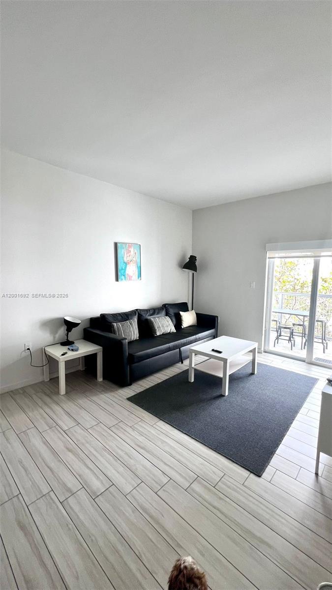 EMILIA CONDO - Residential