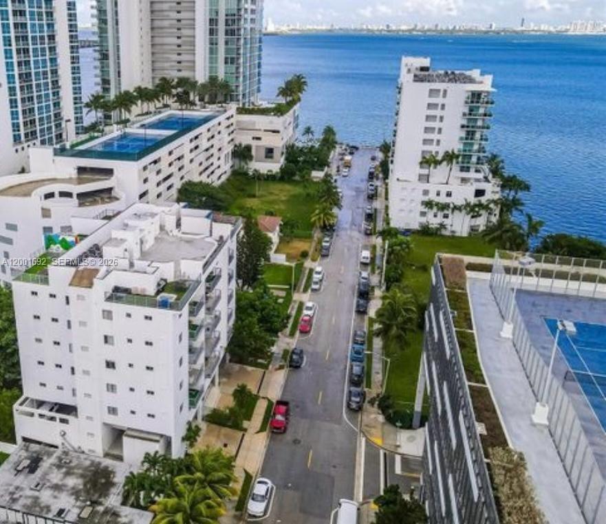 EMILIA CONDO - Residential