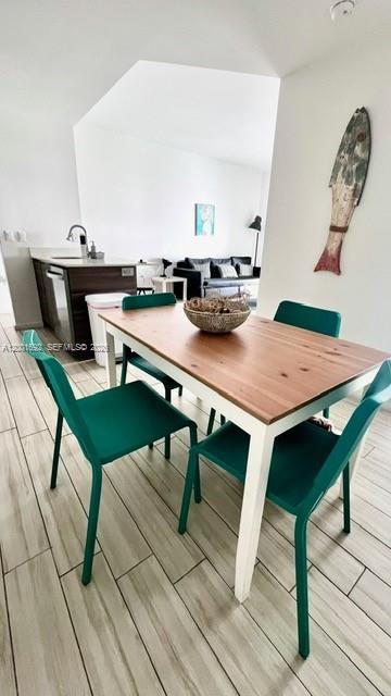 EMILIA CONDO - Residential