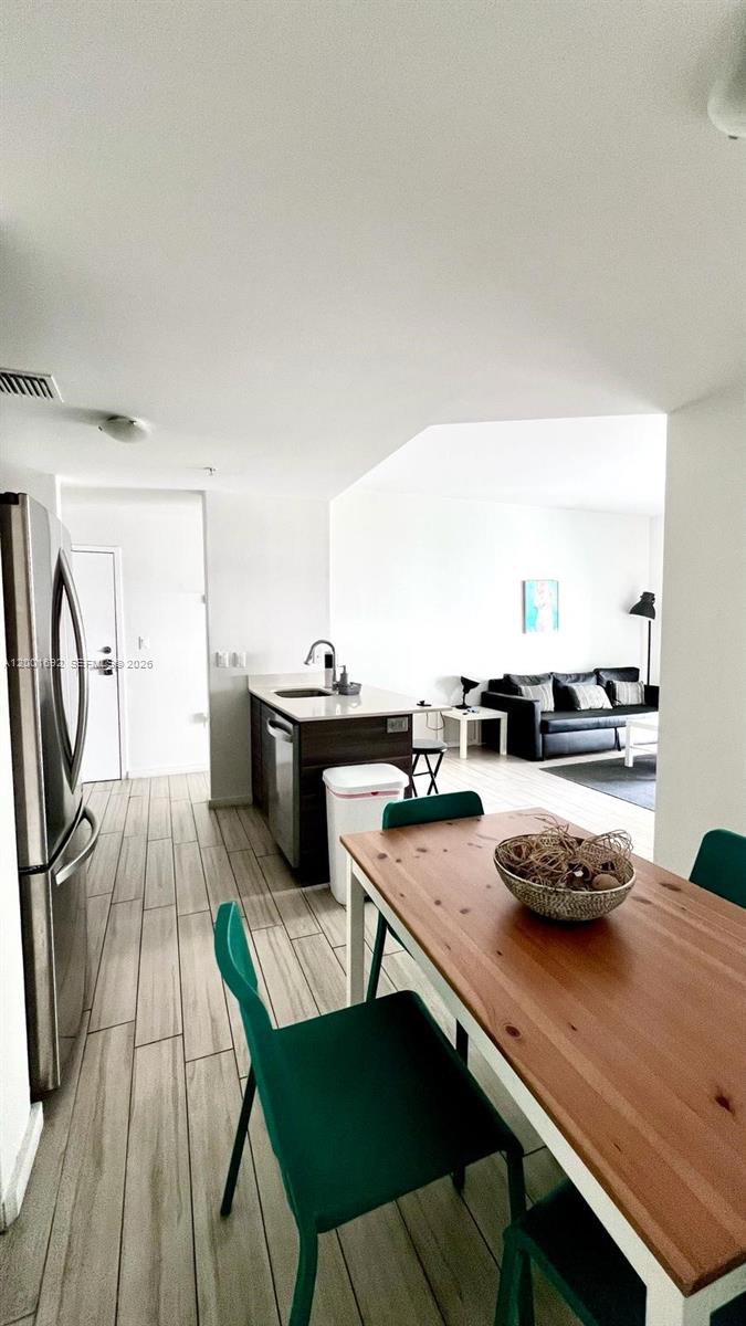 EMILIA CONDO - Residential