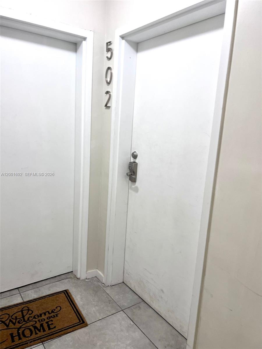 EMILIA CONDO - Residential