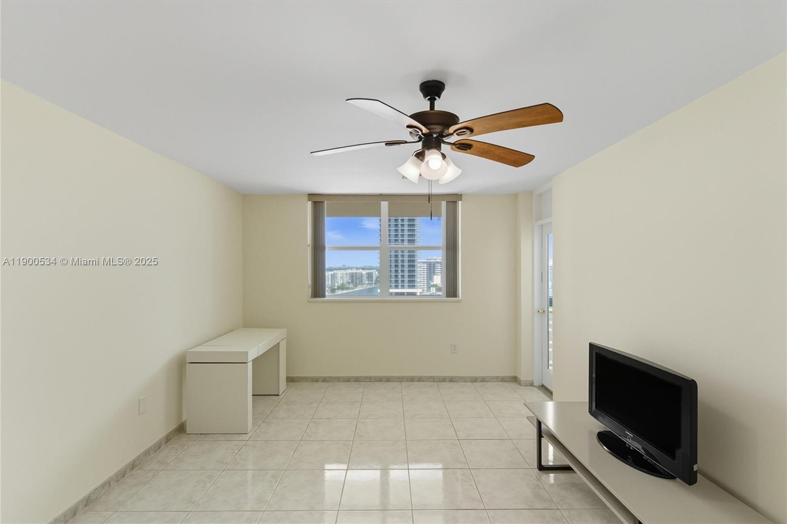 PLAZA TOWERS NORTH CONDO - Residential Lease