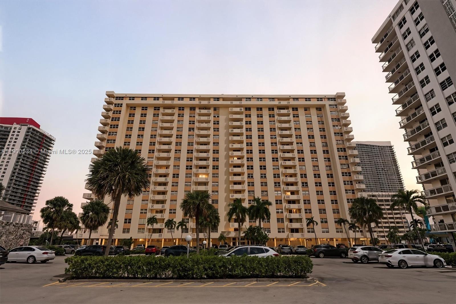 PLAZA TOWERS NORTH CONDO - Residential Lease