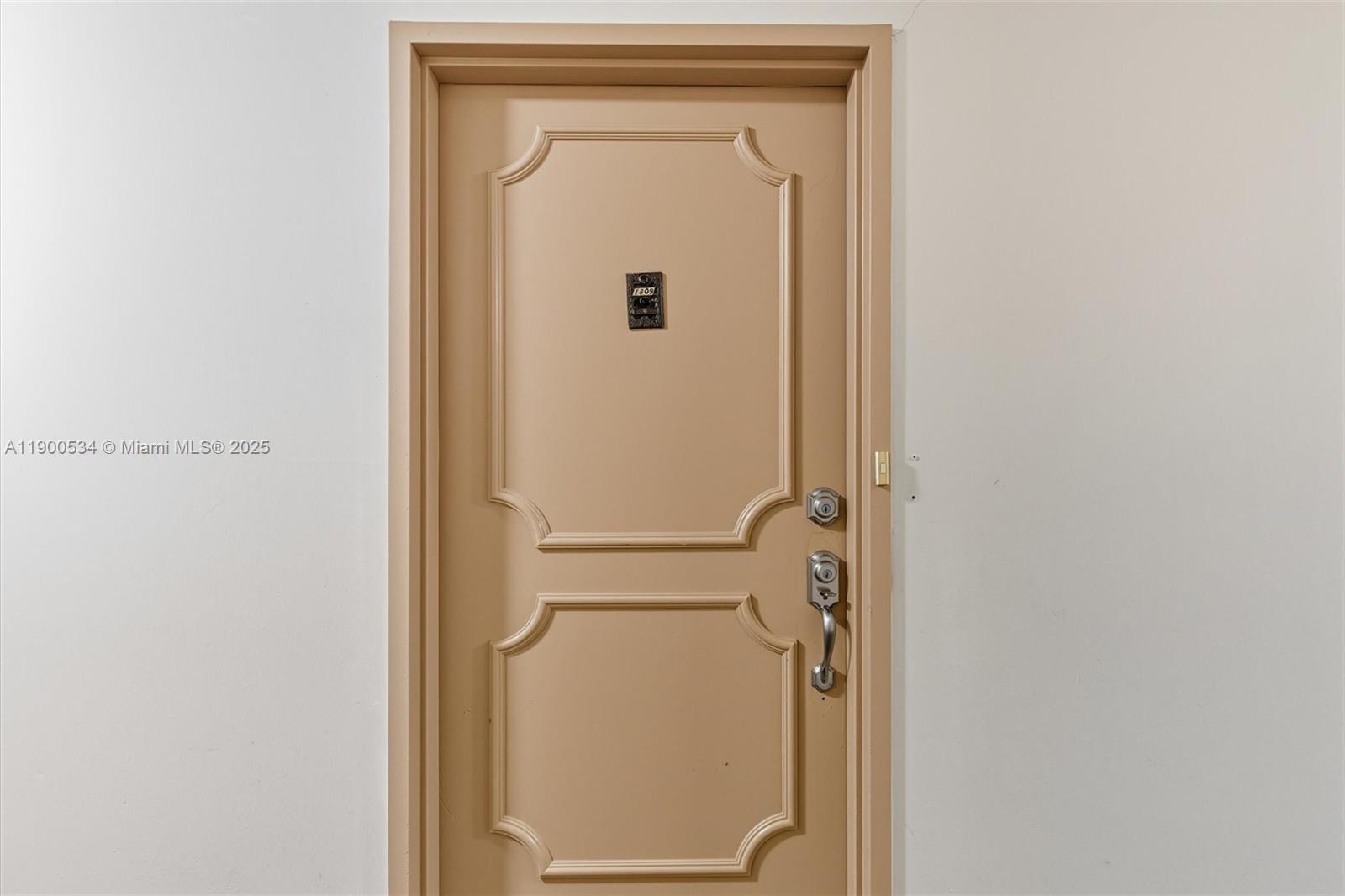 PLAZA TOWERS NORTH CONDO - Residential Lease