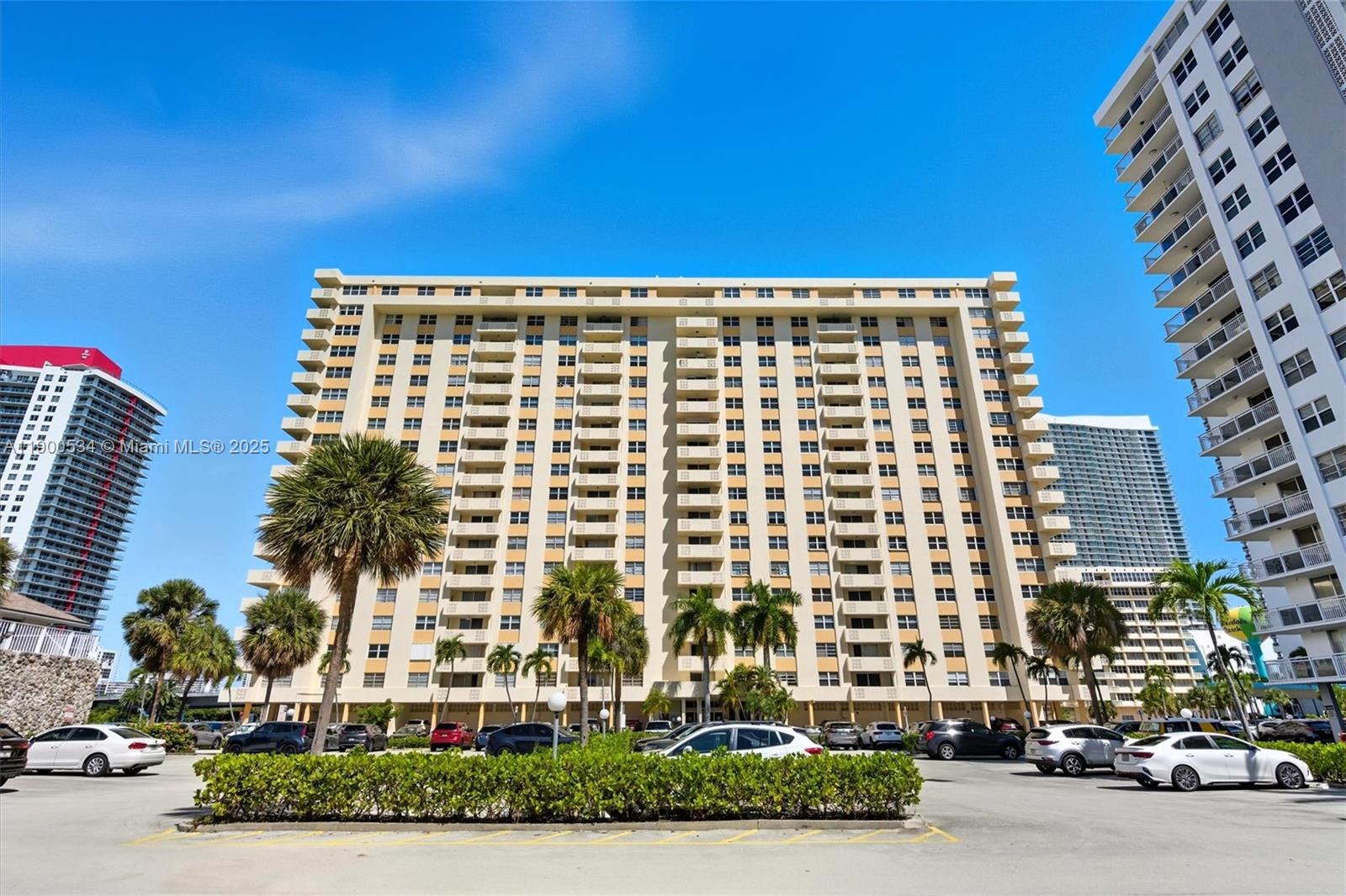 PLAZA TOWERS NORTH CONDO - Residential Lease