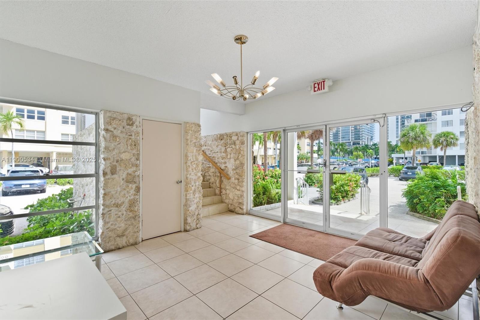 PLAZA TOWERS NORTH CONDO - Residential Lease