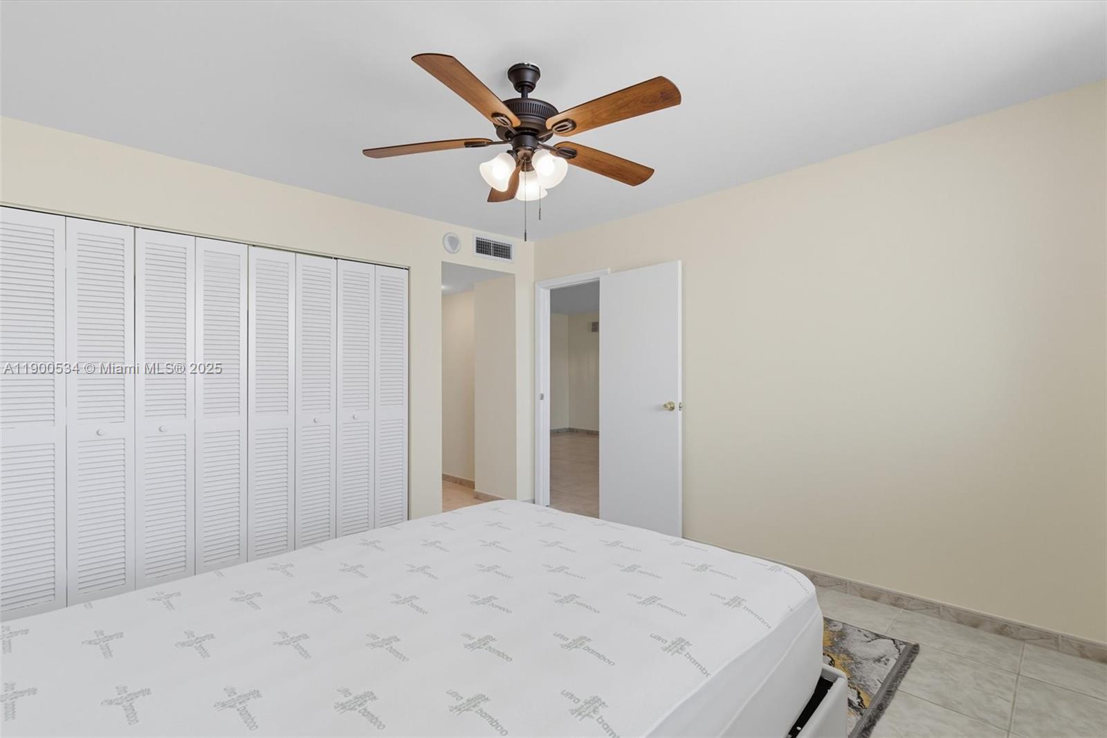 PLAZA TOWERS NORTH CONDO - Residential Lease