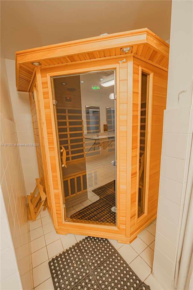 WATERGATE CONDOMINIUM NO - Residential