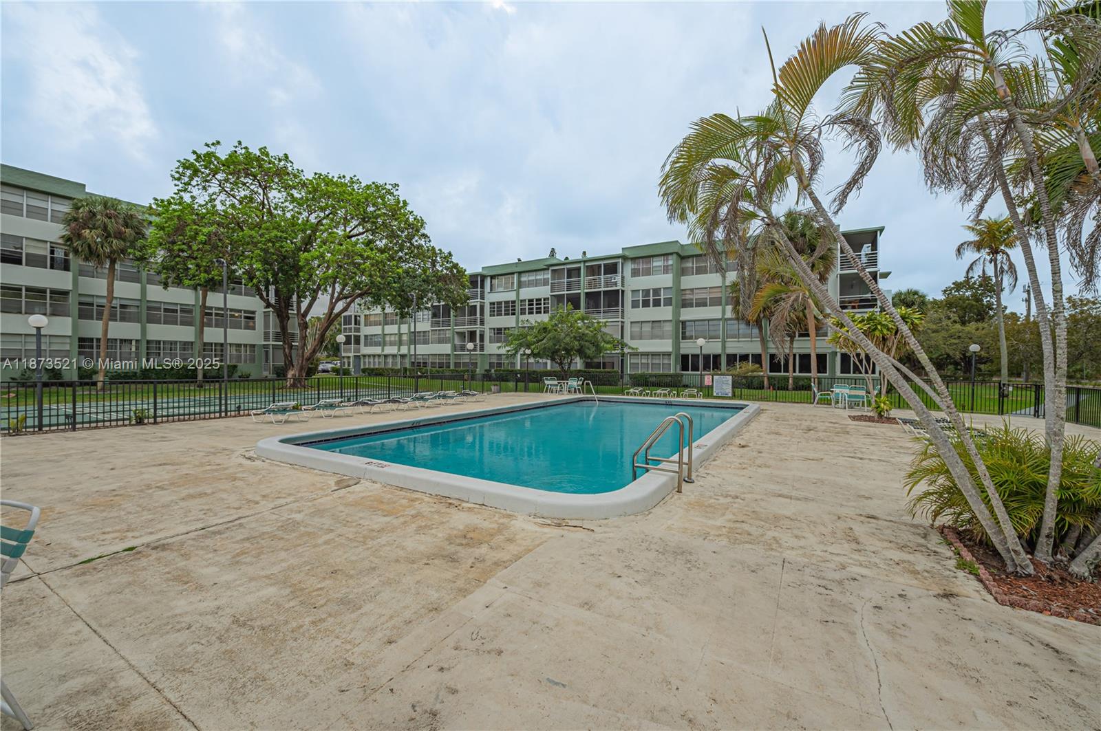 WATERGATE CONDOMINIUM NO - Residential