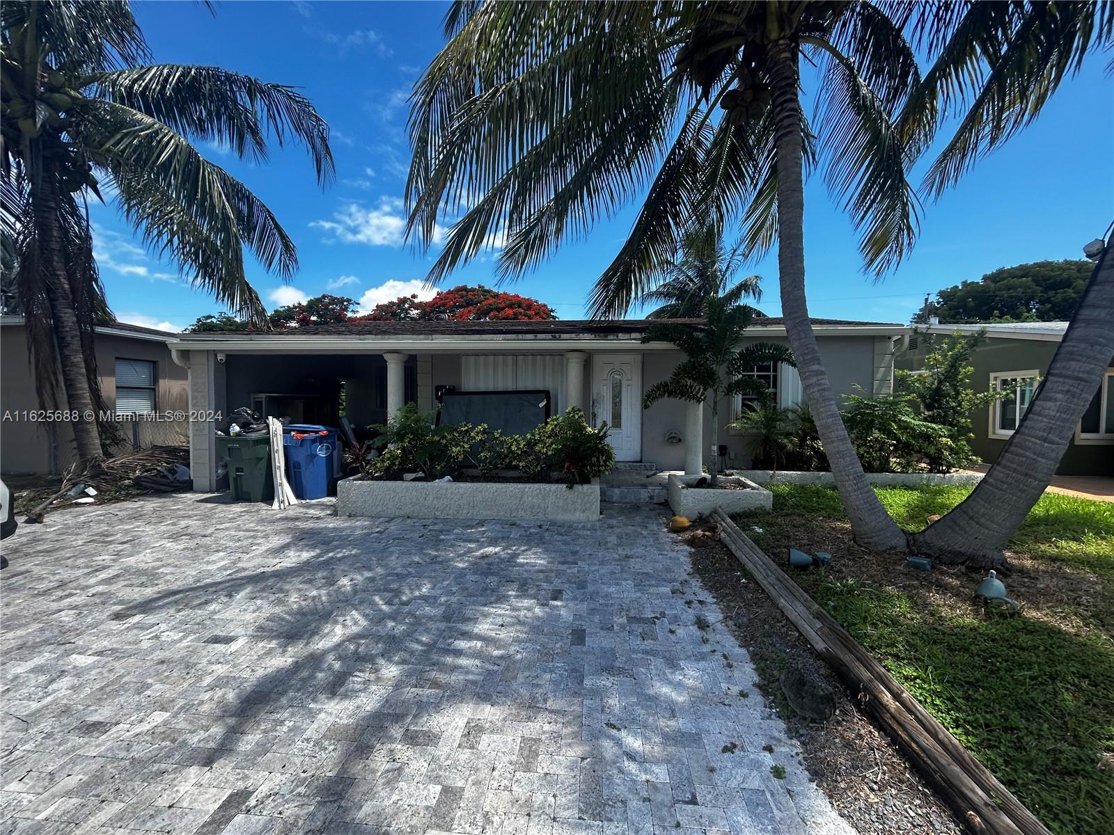 Property for Sale at 181 Ne 51st St, Oakland Park, Miami-Dade County, Florida - Bedrooms: 3 
Bathrooms: 2  - $400,000