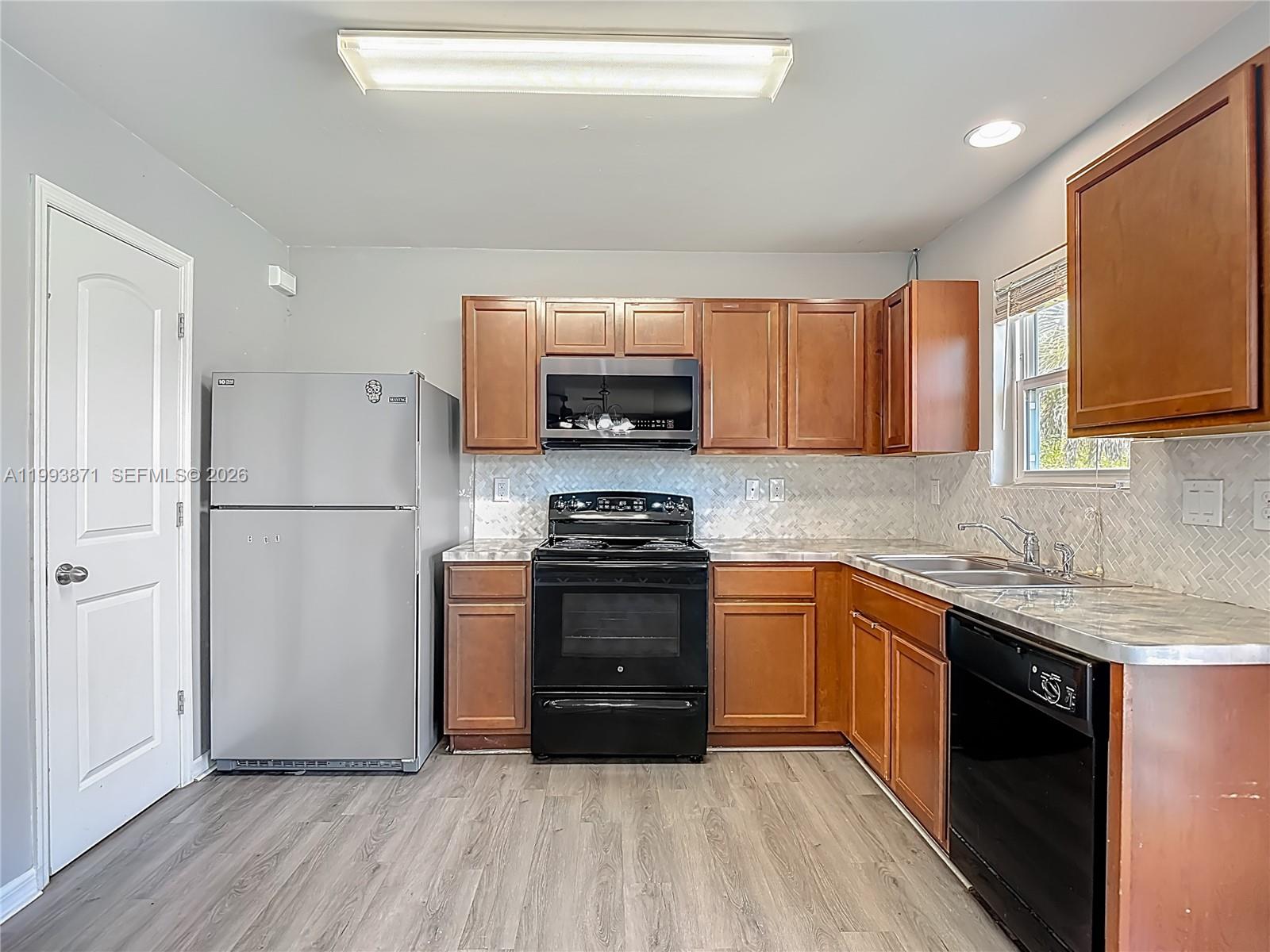 Port LaBelle - Residential