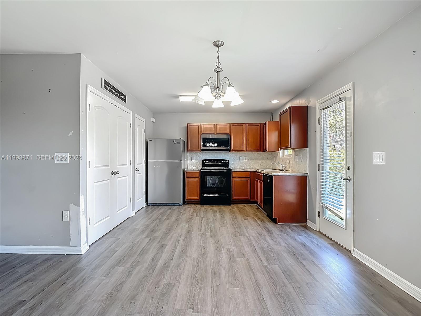 Port LaBelle - Residential