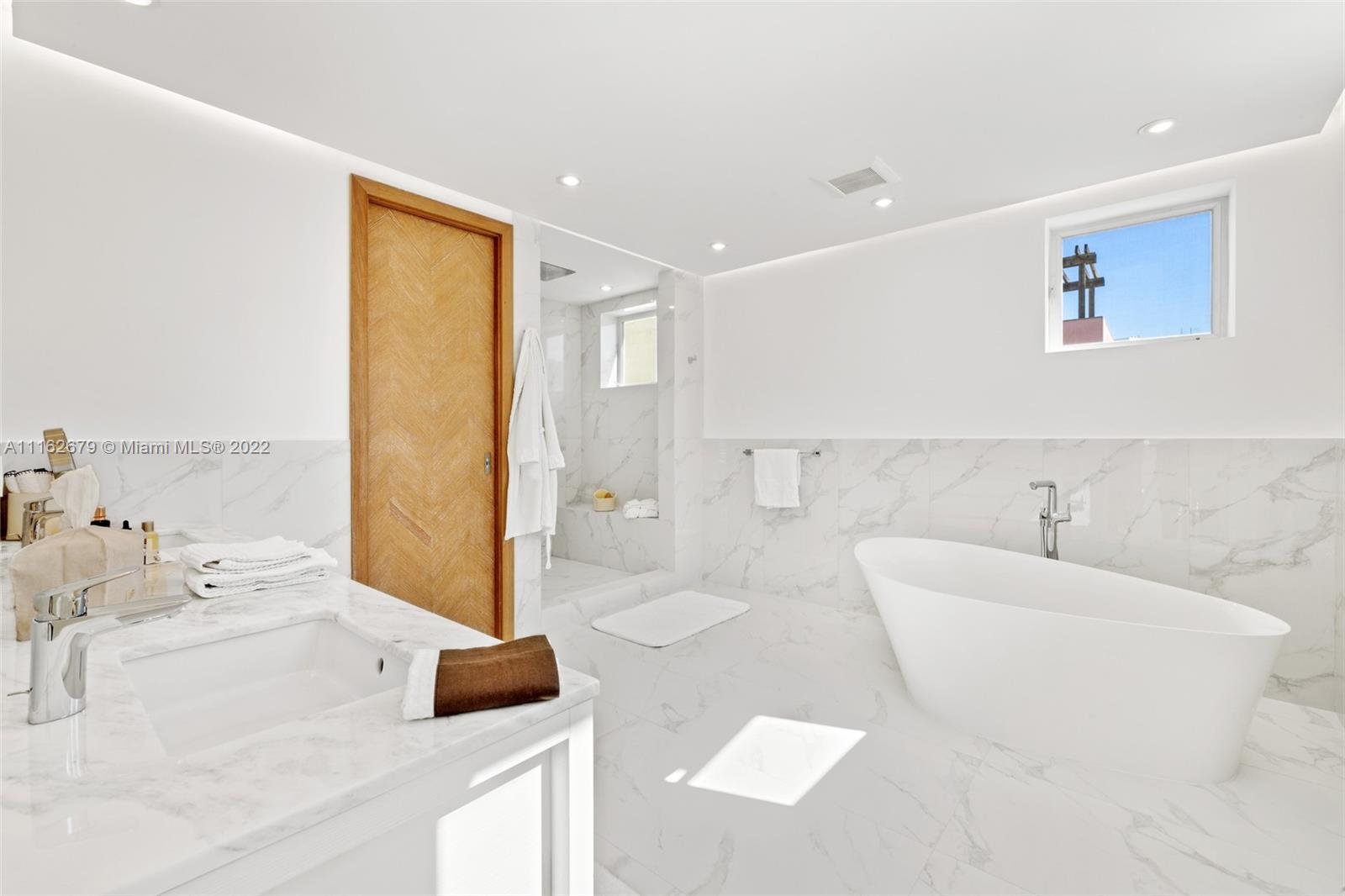 AQUA AT ALLISON ISLAND - Residential