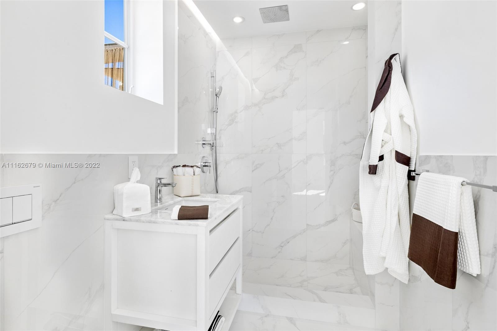 AQUA AT ALLISON ISLAND - Residential