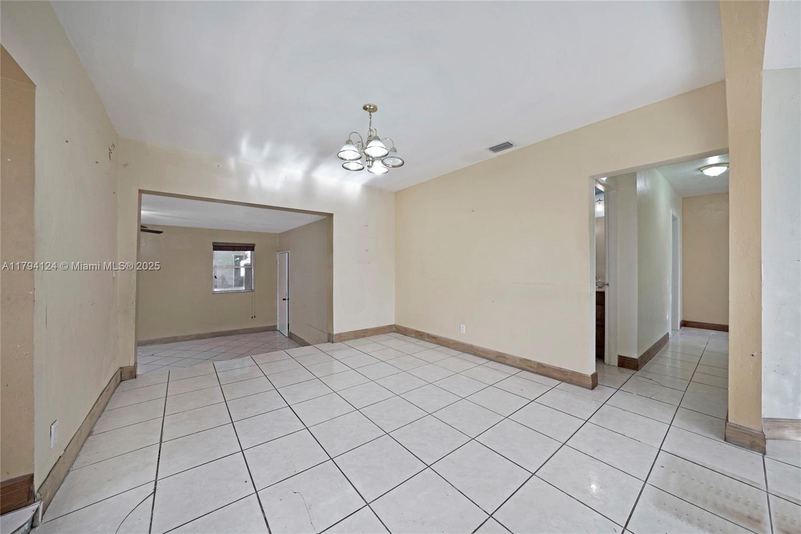 ROBINS HEIGHTS - Residential