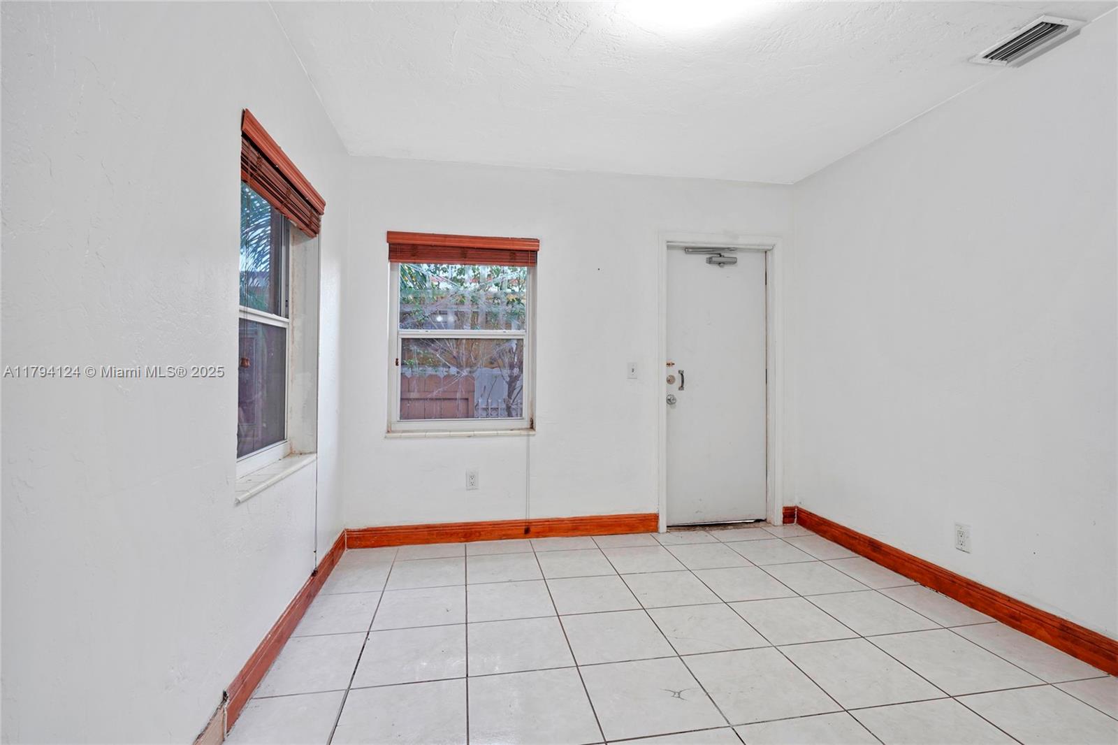 ROBINS HEIGHTS - Residential