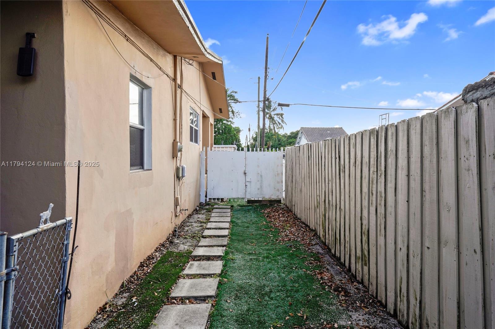 ROBINS HEIGHTS - Residential