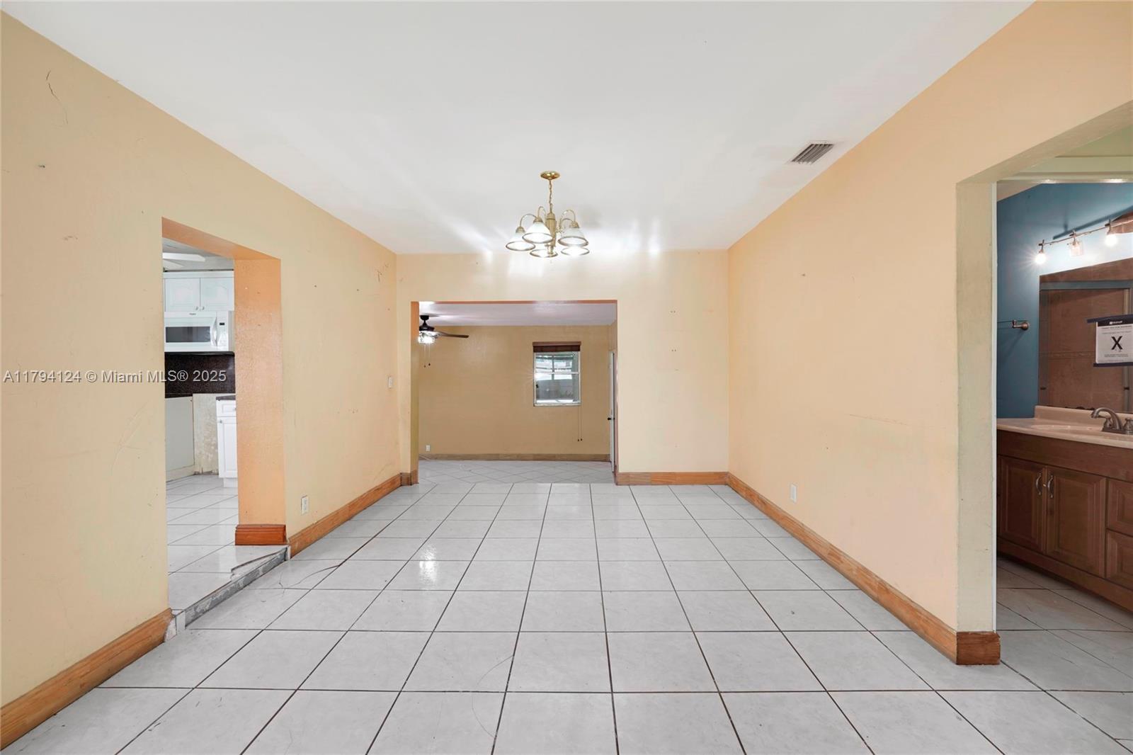 ROBINS HEIGHTS - Residential