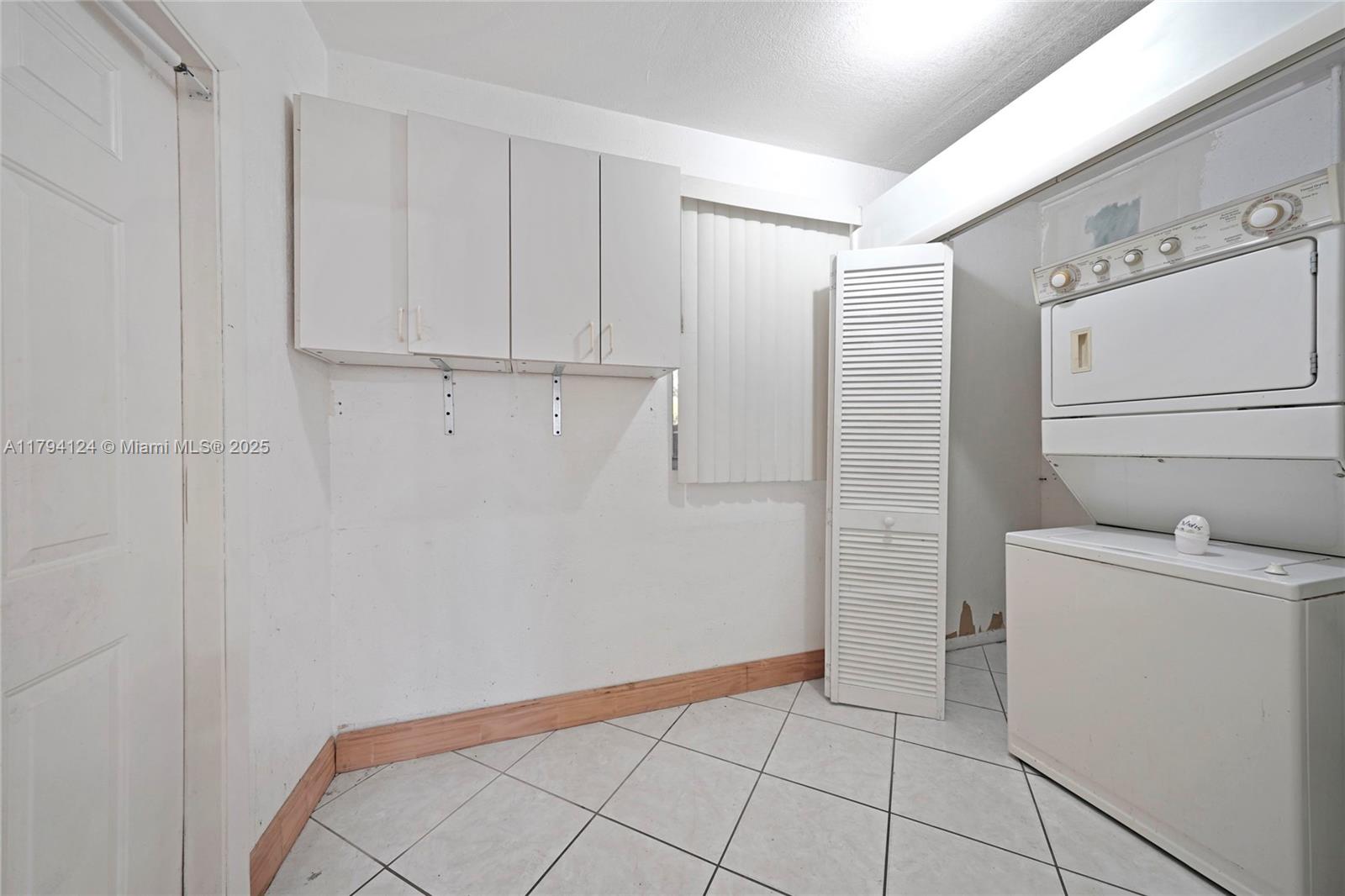 ROBINS HEIGHTS - Residential