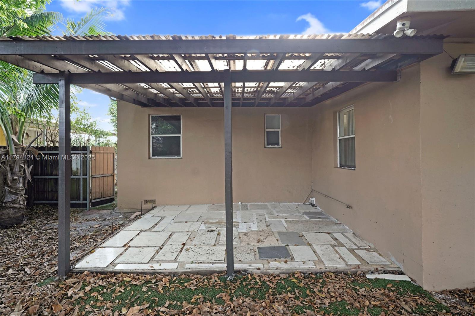 ROBINS HEIGHTS - Residential