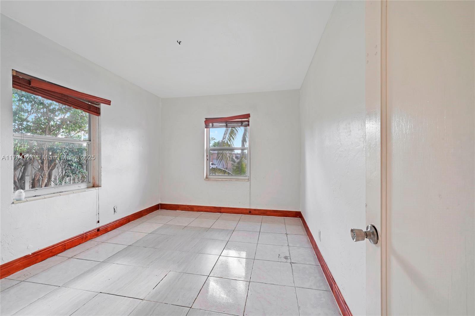 ROBINS HEIGHTS - Residential