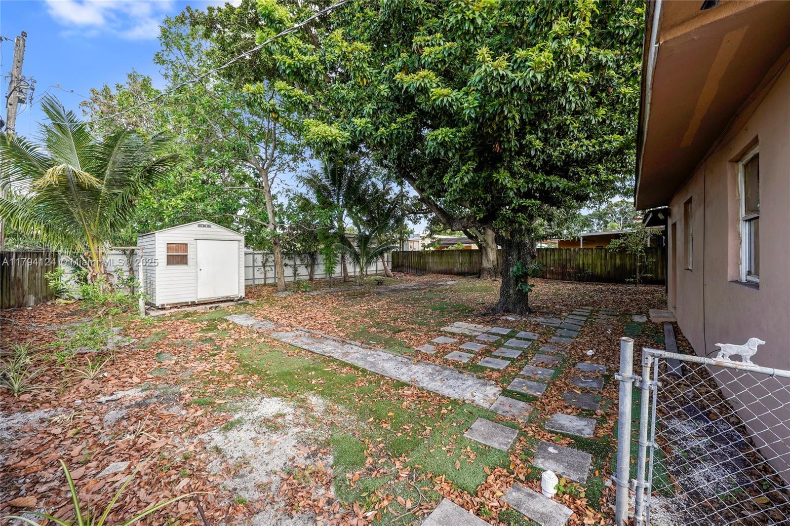ROBINS HEIGHTS - Residential