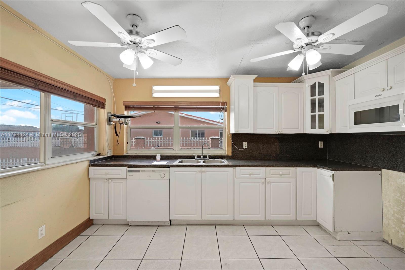 ROBINS HEIGHTS - Residential