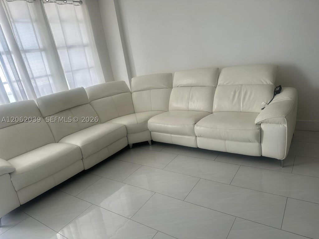 Photo of 3725 S Ocean Dr #1507, Hollywood, FL 33019 (MLS # A12062039)