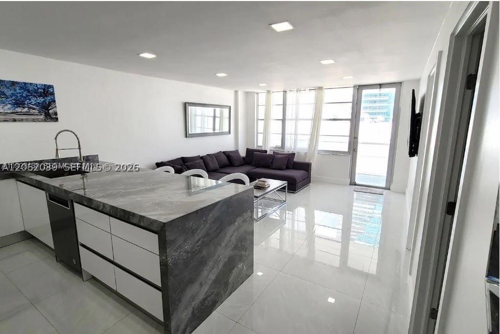 3725 S Ocean Dr 1507