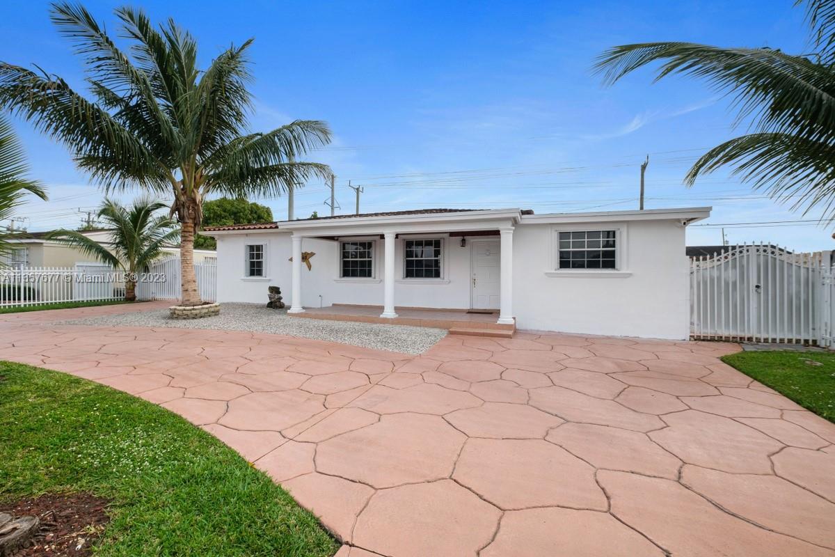 Photo 1 of 34 of 10040 SW 35th Ter house