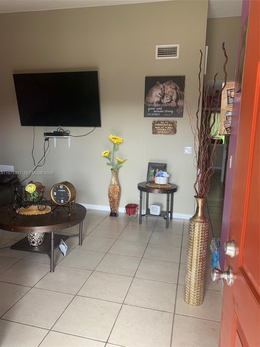 300 Nottingham Cir J