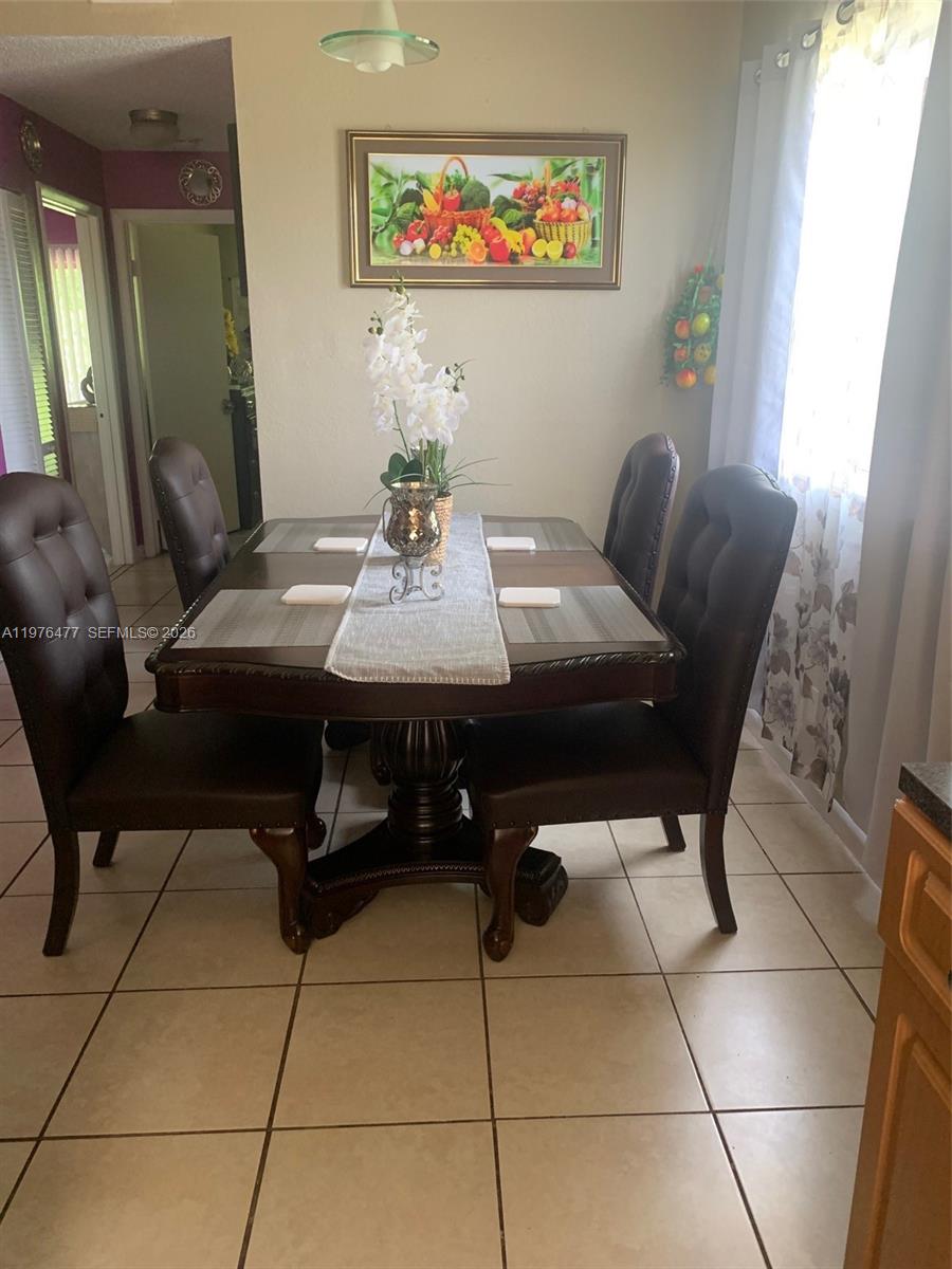 LAKEVIEW GARDENS CONDO - Residential