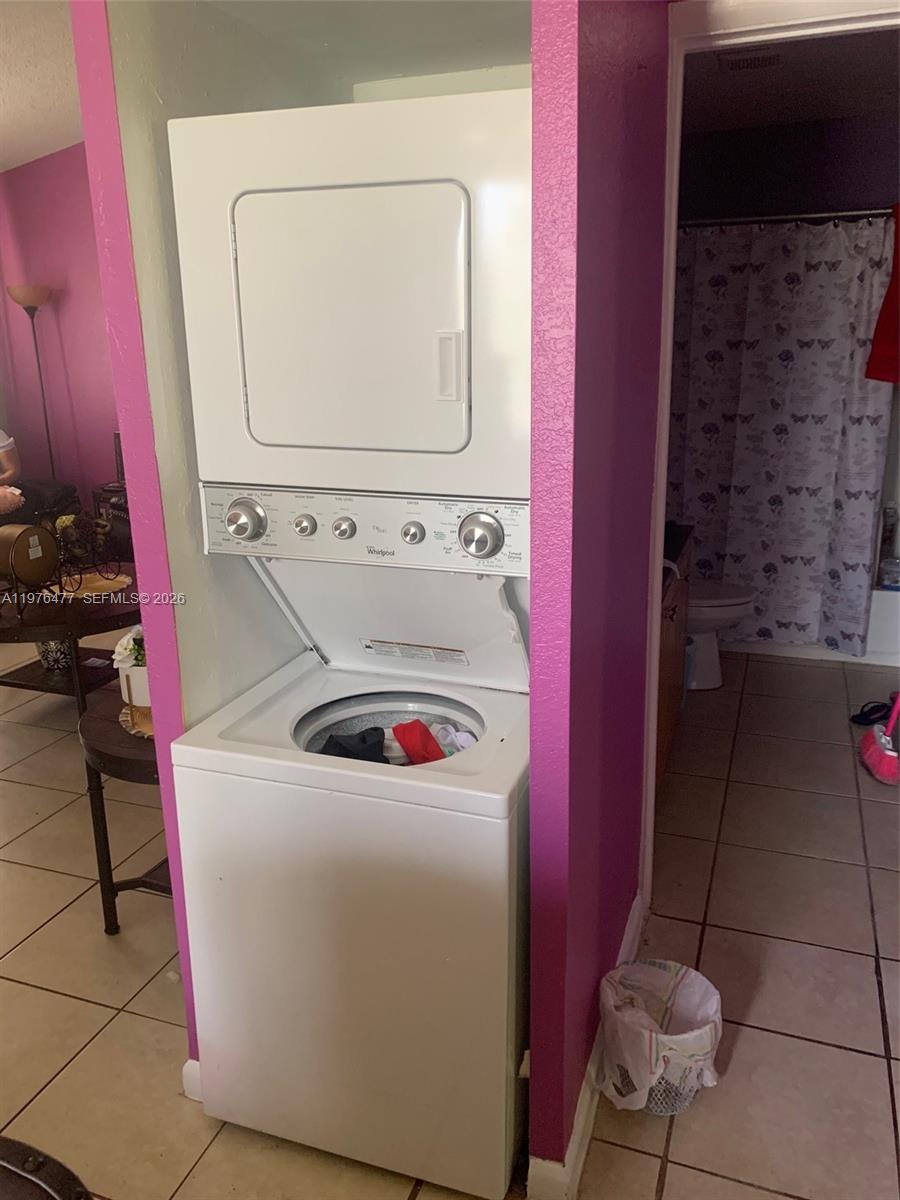 LAKEVIEW GARDENS CONDO - Residential