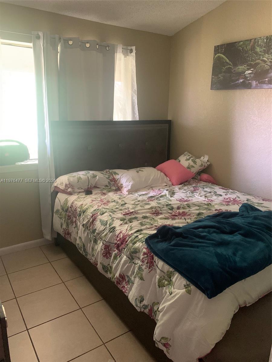 LAKEVIEW GARDENS CONDO - Residential