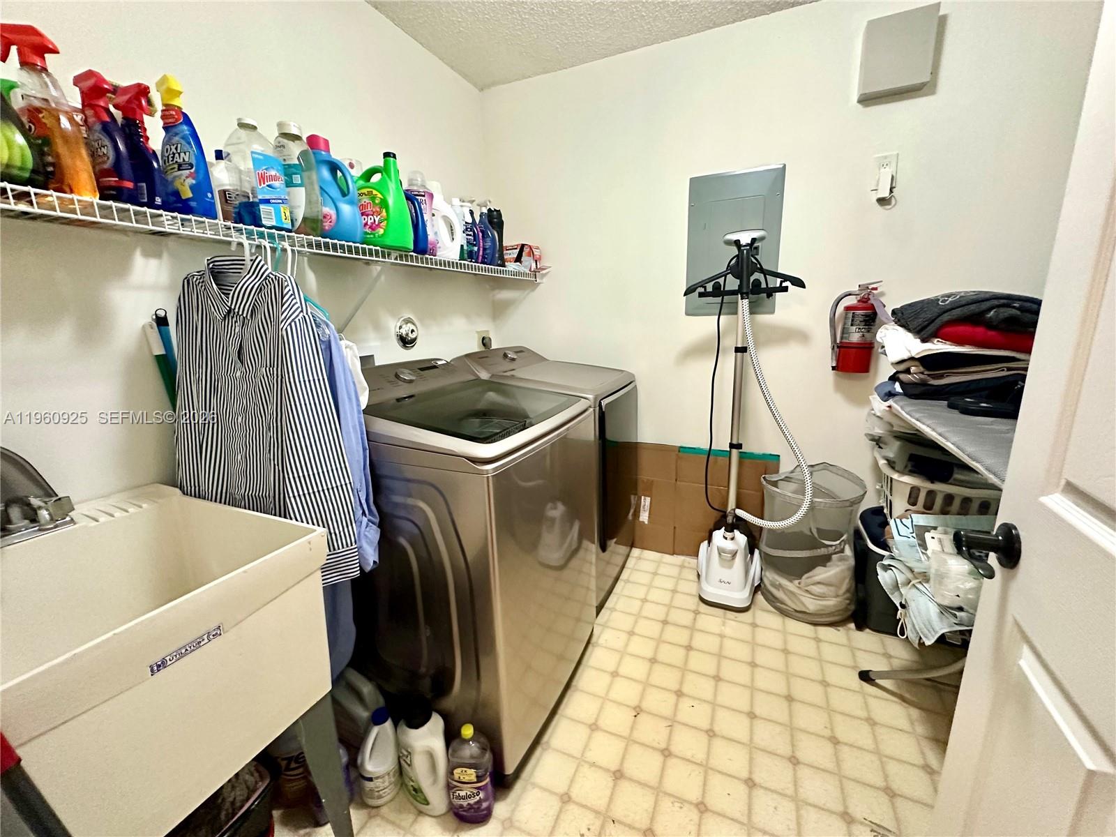 COACH HOUSES OF TOWN PLAC - Residential