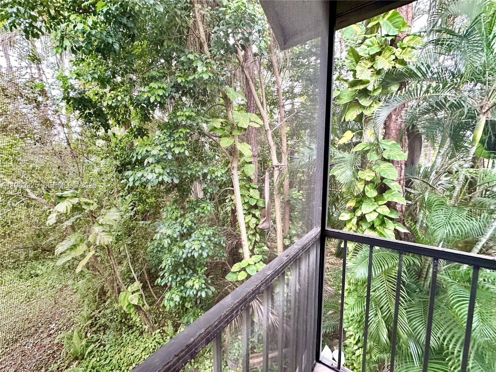 COACH HOUSES OF TOWN PLAC - Residential