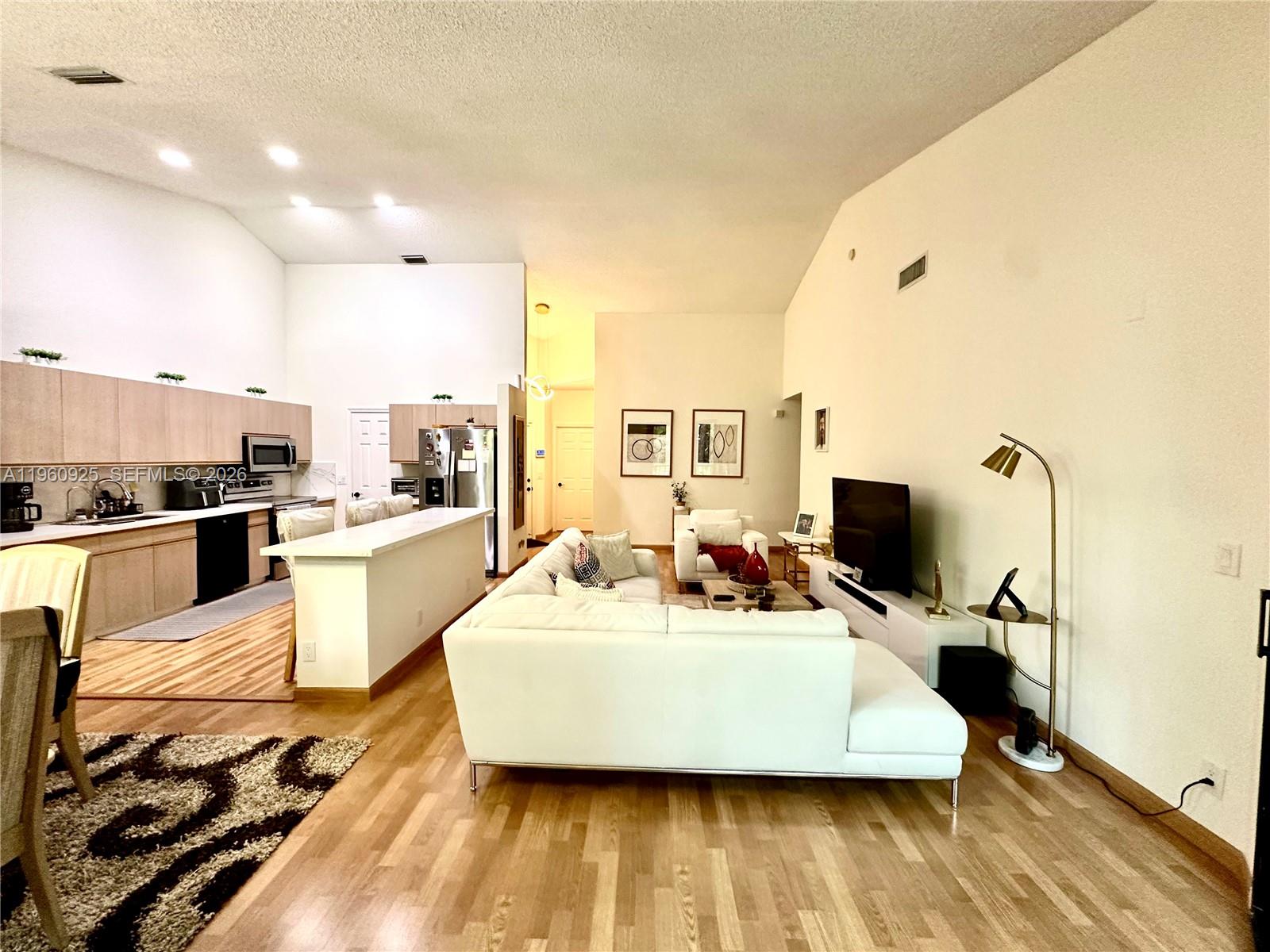 COACH HOUSES OF TOWN PLAC - Residential