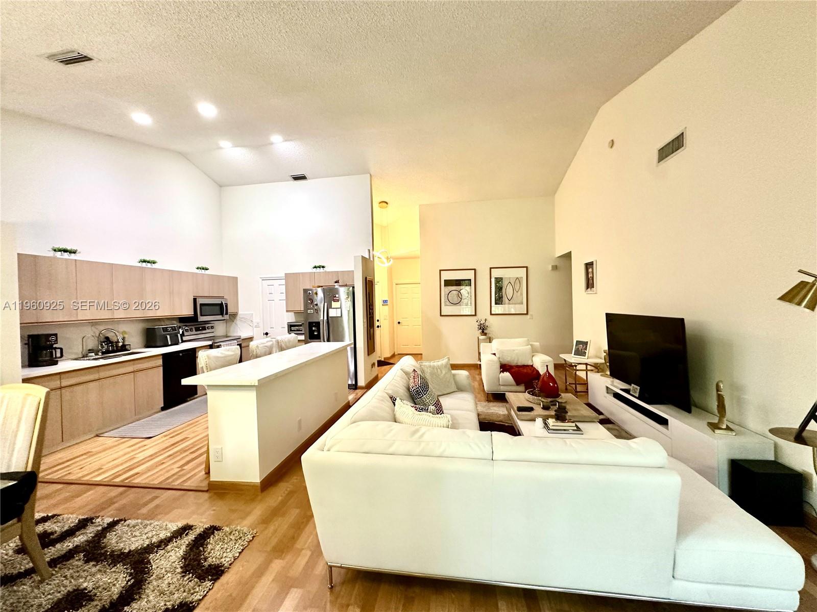 COACH HOUSES OF TOWN PLAC - Residential