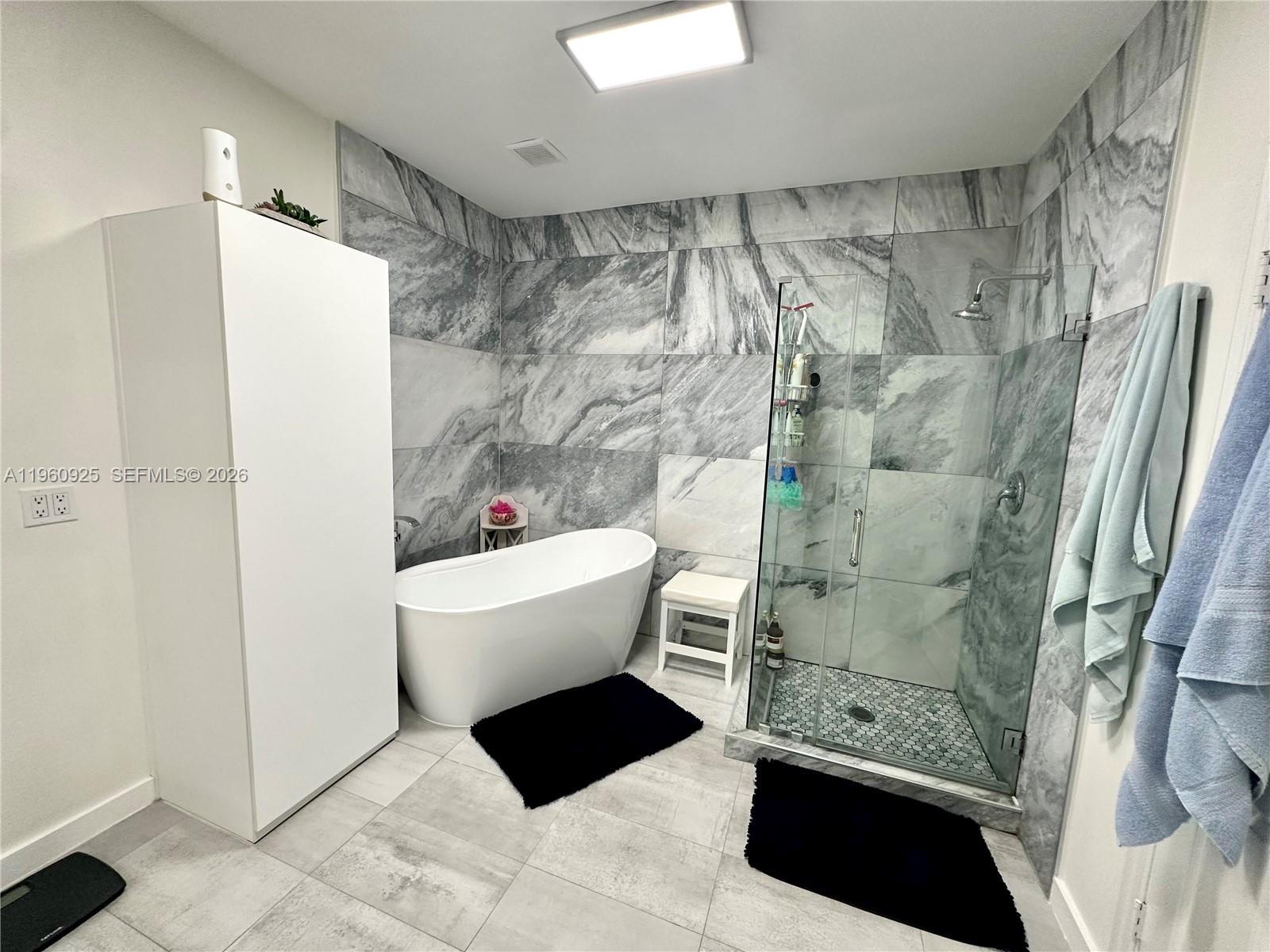 COACH HOUSES OF TOWN PLAC - Residential