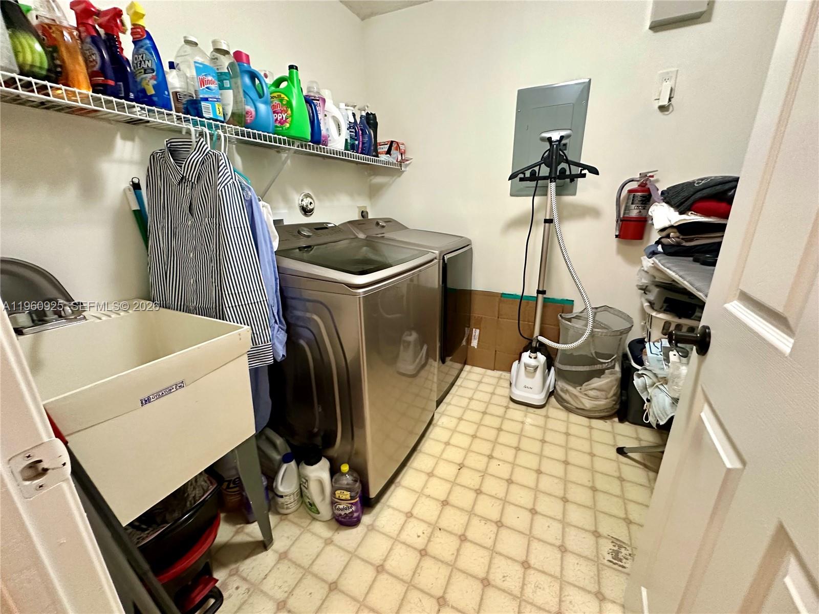 COACH HOUSES OF TOWN PLAC - Residential